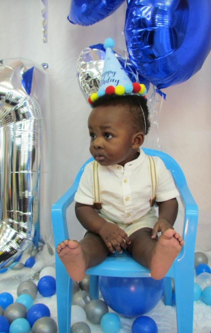 First birthday cake smash photoshoot
